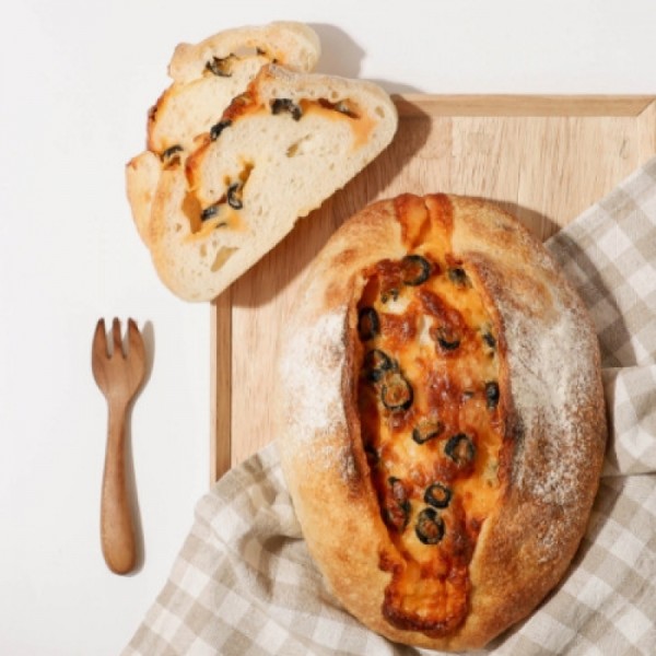 뮤직브로샵,[우리밀100%]짭쪼름하고 씹을수록 구수한 올리브 치즈 천연발효빵
